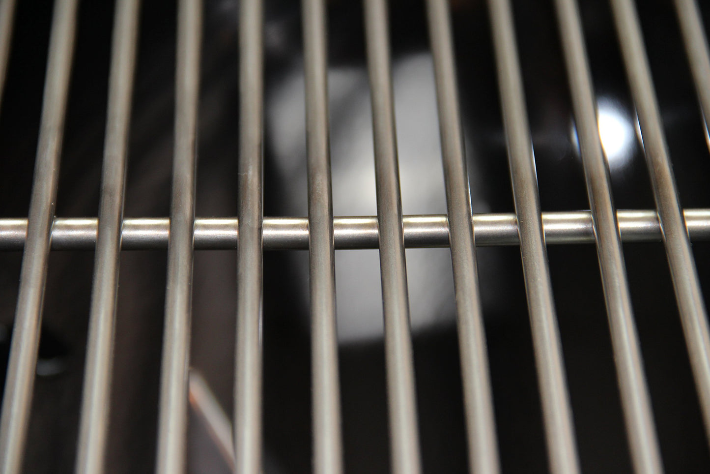 VEIKIN DESIGN Stainless Steel Grill Grate Ø 60 cm with railing, chain set, and swivel rope, Round Grill Grate for Swing Grill, Heavy-duty, Professional Grill Grate, Handmade in Germany
