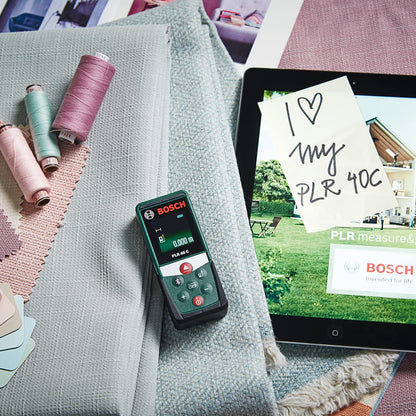 Bosch laser measuring tool PLR40C (2 x AAA batteries, measuring range 0.05 – 40.00 m, in blister packaging)