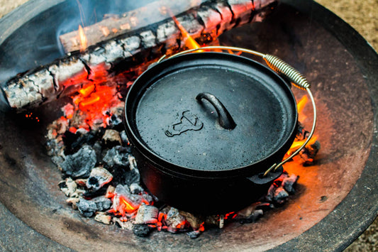 BBQ-Toro 7-piece Dutch Oven Set in wooden box | Cast iron - pre-seasoned | Includes Dutch Oven, pot, grill plate, pan, lid lifter, and trivet.