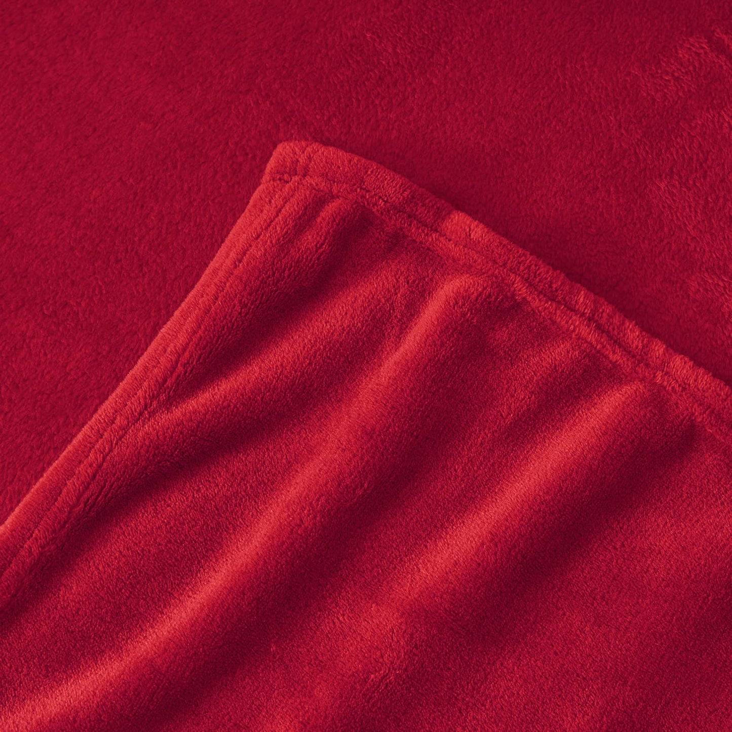 Aisbo cuddly blanket fluffy red throw - fleece blanket 220x240 cm XXL large warm couch throw, cuddly living room blanket soft as sofa throw blanket for winter bed.