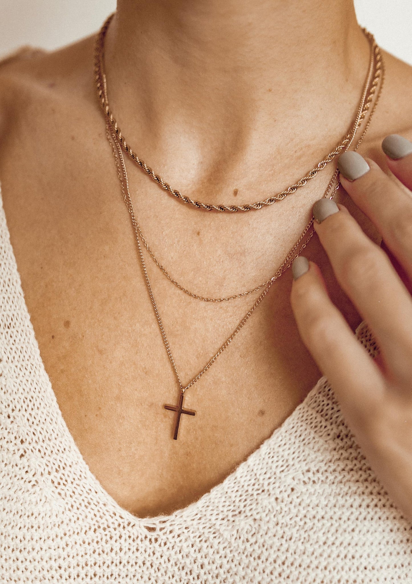 Happiness Boutique Women's Cross Necklace in Rose Gold | Delicate Multi-Strand Necklace with Cross Pendant Stainless Steel Jewelry