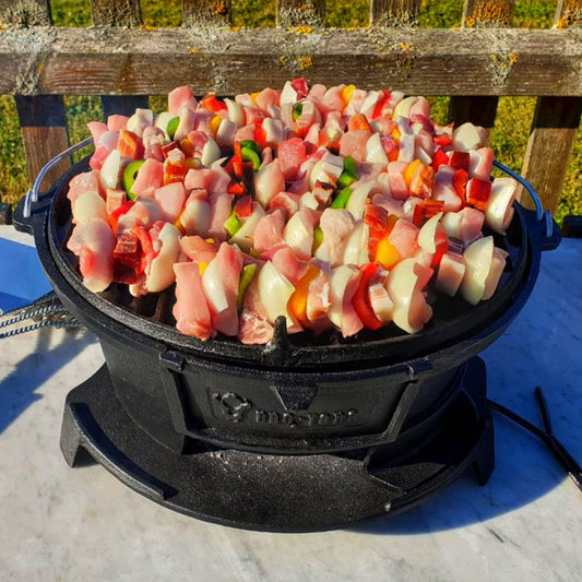 BBQ-Toro cast iron grill pot with grill grate | (W) 32 x (D) 33 x (H) 18 cm | Hibachi style grill with grate lifter | Charcoal camping grill, cast iron fire pot, BBQ grill, Dutch oven station