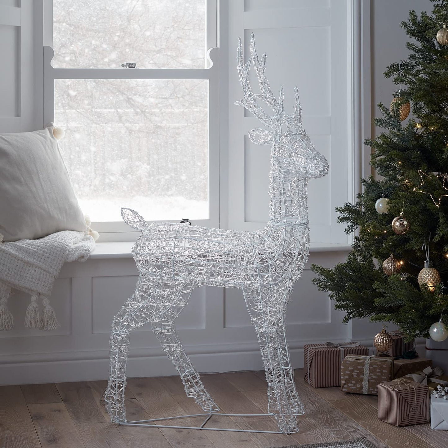 Lights4fun 120cm Swinsty LED Reindeer Figure Acrylic Christmas Decoration White Timer Outdoor and Indoor Reindeer Illuminated Outdoor