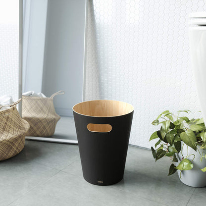Umbra Woodrow Waste Bin - Two-Tone Wood Trash Can for Office, Bathroom, Living Room, and More, 7.5L Capacity, Natural/Black