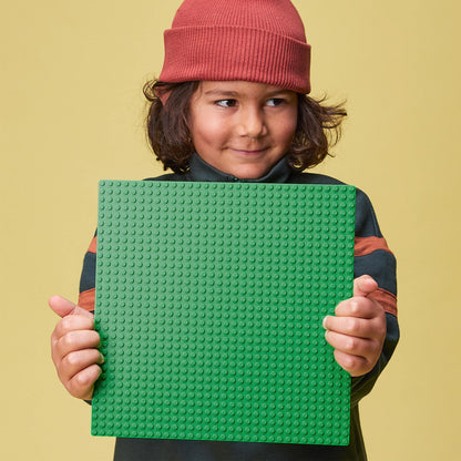 LEGO 10713 Classic Bricks Starter Kit & 11023 Classic Green Baseplate, square baseplate with 32x32 studs as a foundation for constructions and for additional sets.