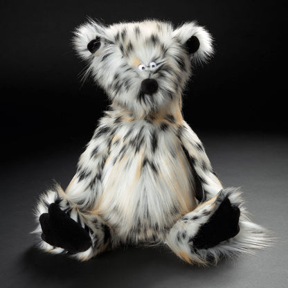 SIGIKID 39681 Ach Good Edition BeastsTown Bear for girls, boys, and adults. Recommended plush toy for ages 3 and up. White-black bear.