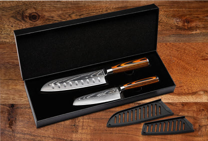 Wolfblood 2-piece Damascus Knife Set (30cm and 24cm) Professional Santoku Damascus Kitchen Knife made of genuine 67-layer Damascus steel. Santoku Damascus Knife Set with wooden handle, gift box & blade cover.