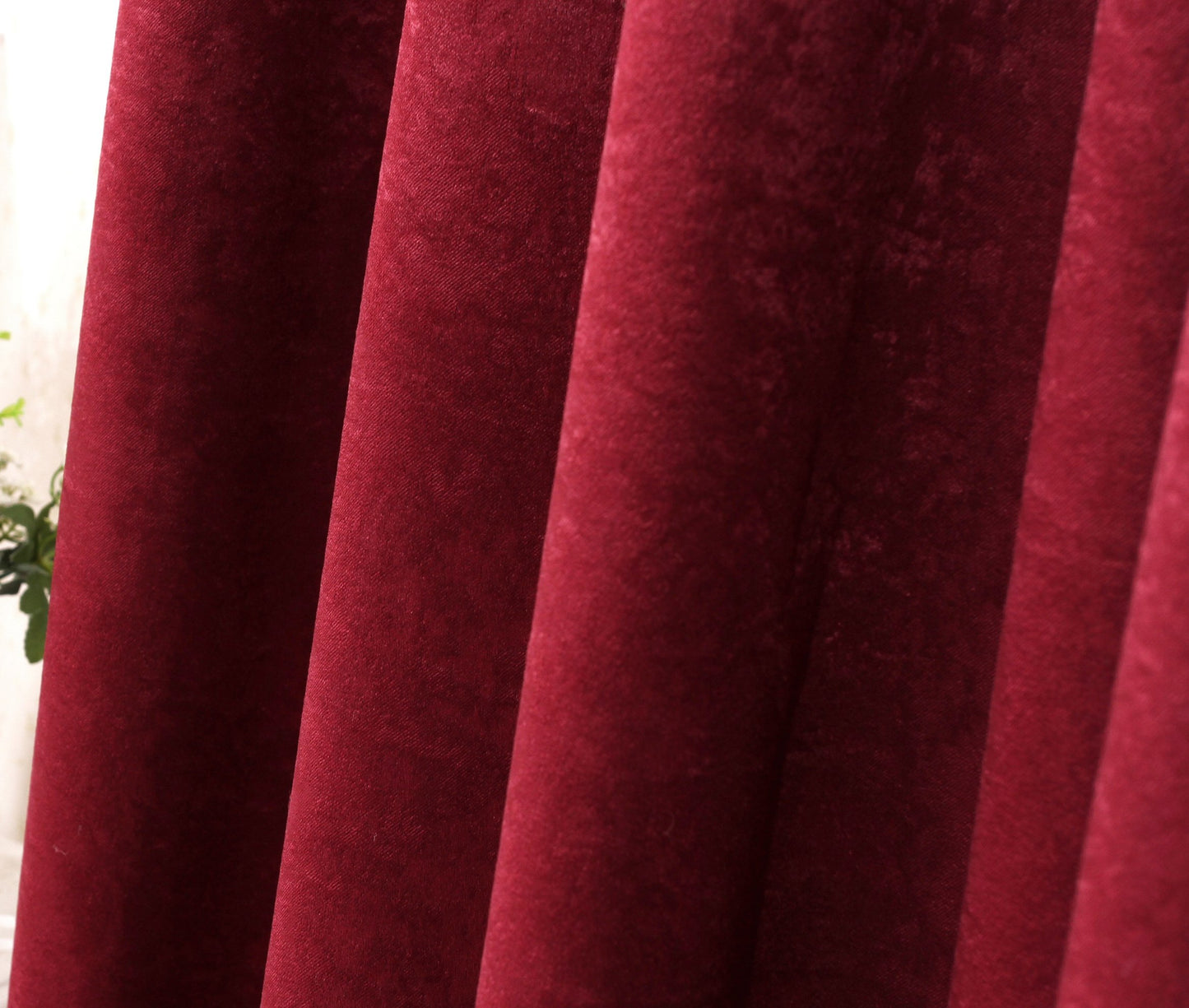 WOLTU 2 pieces of curtains blackout with pencil pleat, 250g/m² heavy thermal curtains cold protection damask look lightproof for living room bedroom, 135x245 cm Bordeaux