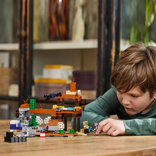 LEGO Minecraft The Badlands Mine - Interactive toy with explorer, creeper, and spider figures, plus a TNT explosion function - Gamer gift for boys & girls 8+ - 21263