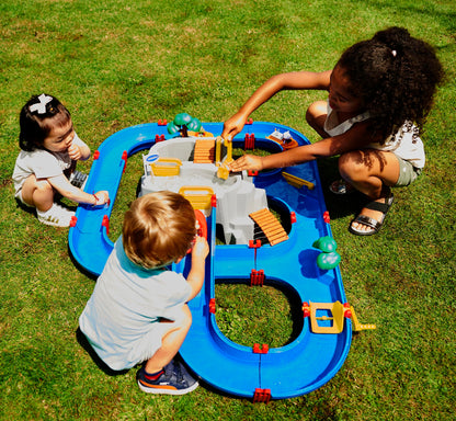AquaPlay - Water track MountainLake - 42-piece game set with a high mountain, waterfall, and secret cave, water play fun including 2 animal figures and 2 boats, for children aged 3 and up.
