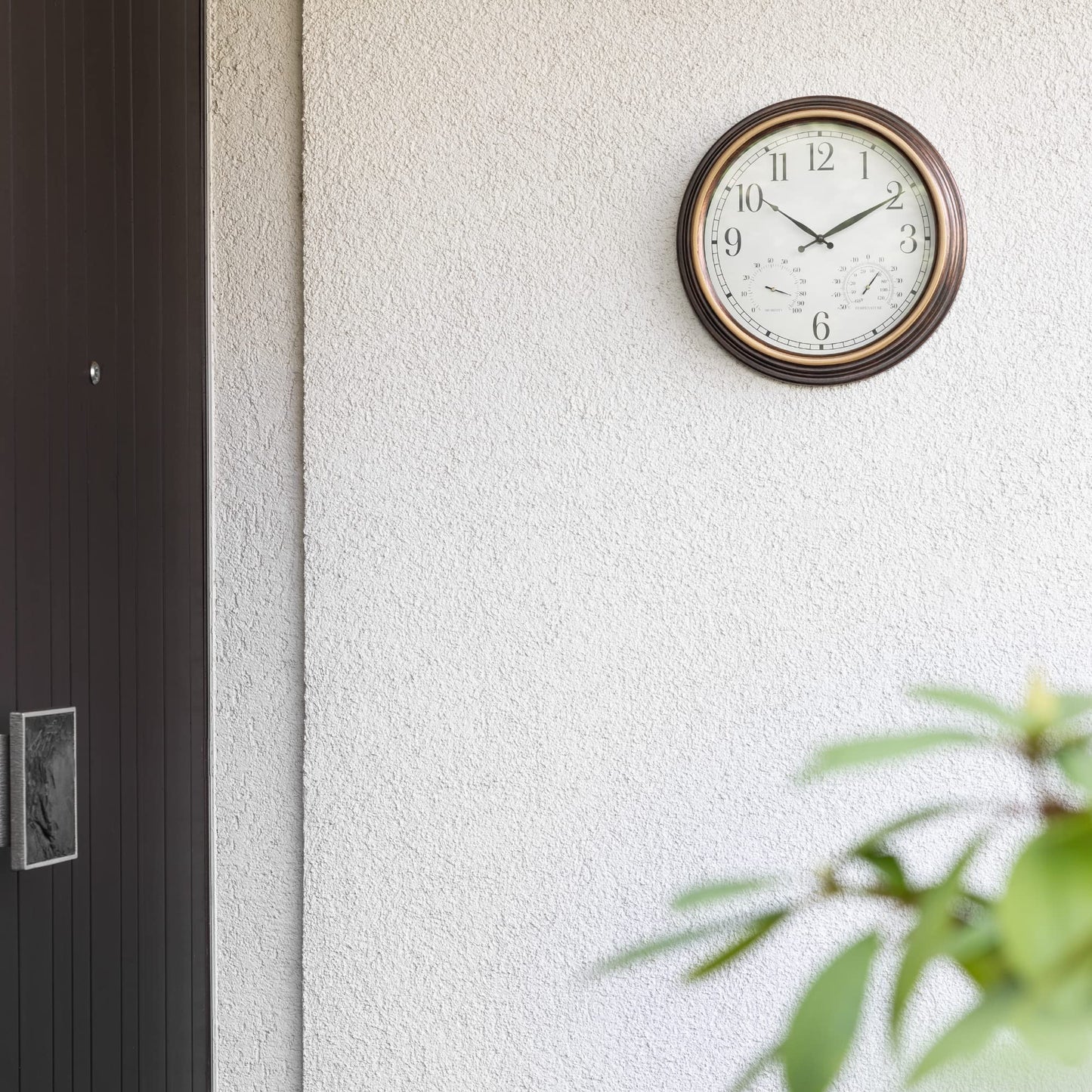 Navaris outdoor clock analog - with thermometer and hygrometer display - 38.1 x 5cm - round clock for hanging without ticking - decor garden wall clock