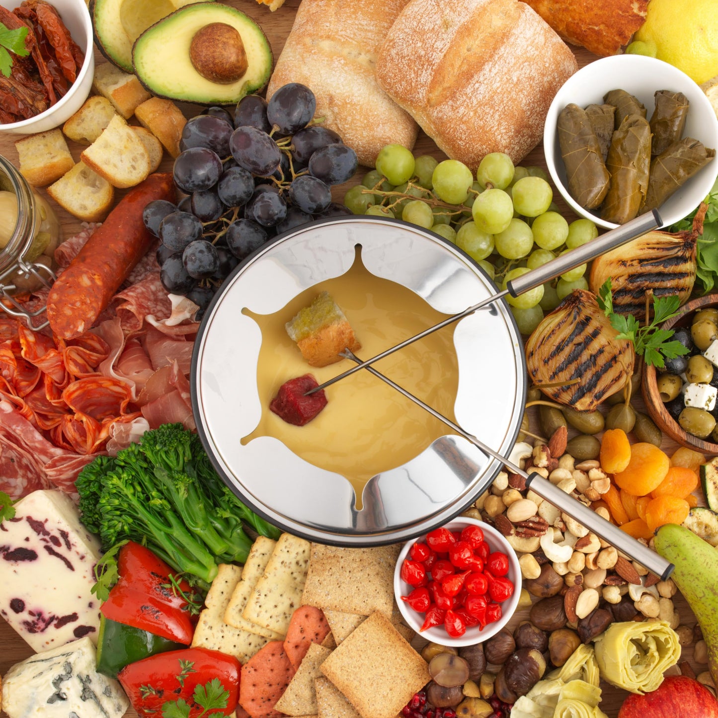 Petra 2-in-1 Raclette & Fondue, Large Teppanyaki Grill for 8 people, Smokeless Electric Grill, 1.3l Fondue pot with skewers, Includes wooden spatulas and sliders, for social evenings