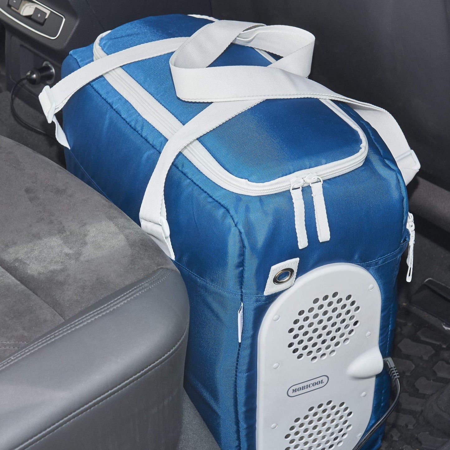 Mobicool MB32 DC - Portable Thermoelectric Cooler Bag 32 liters, 12 V, cooling up to 15 °C below ambient temperature for car, shopping, and picnic.
