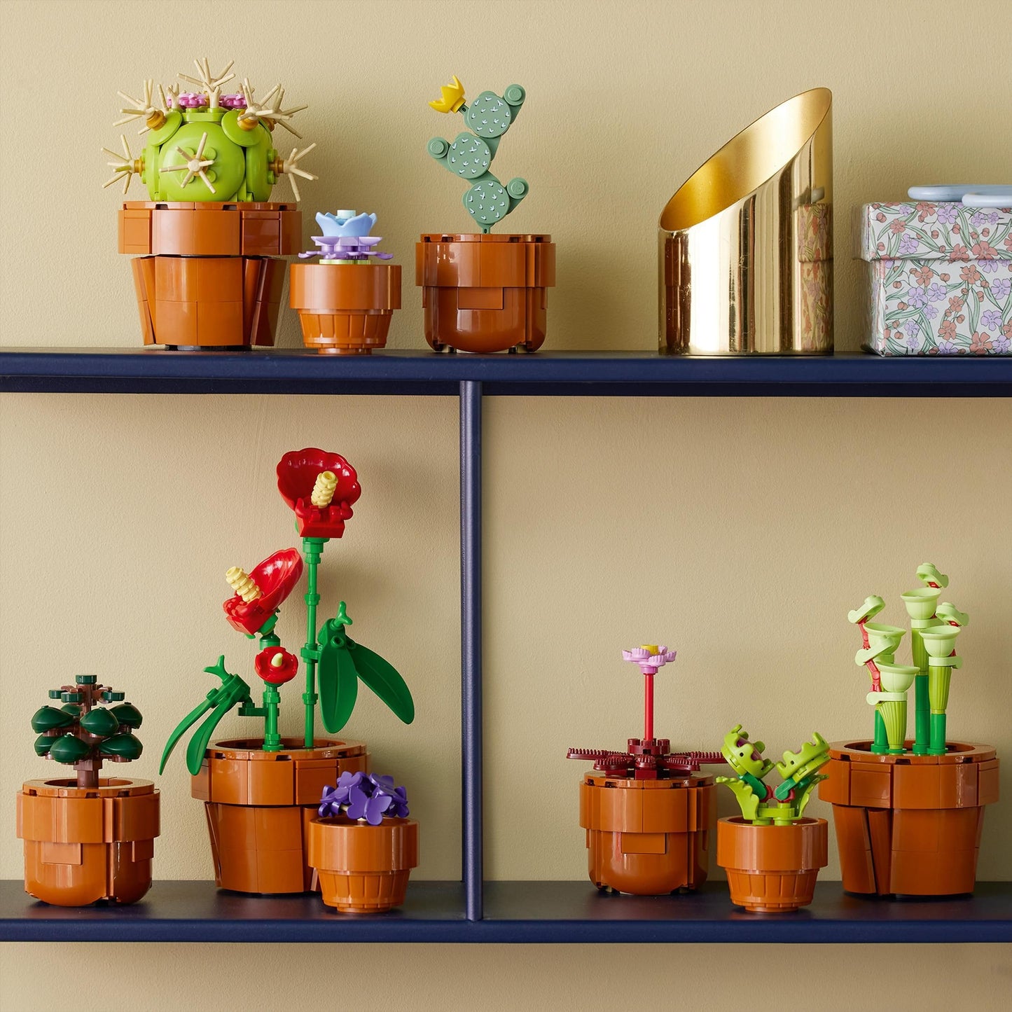 LEGO 10329 Icons Mini Plants, 9 artificial flowers for building, Botanical Collection set for adults with buildable terracotta pot, home decor, gift for women and men.