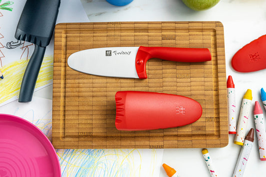 ZWILLING Twinny children's kitchen knife, 10 cm, with finger guard, stainless steel, rounded blade, child-friendly design, plastic handle, red