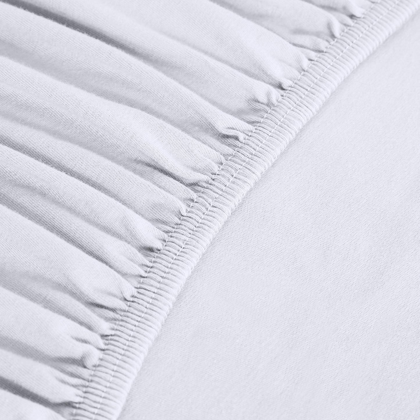 AmazonBasics Fitted Sheet, Jersey, White - 200 x 200 cm