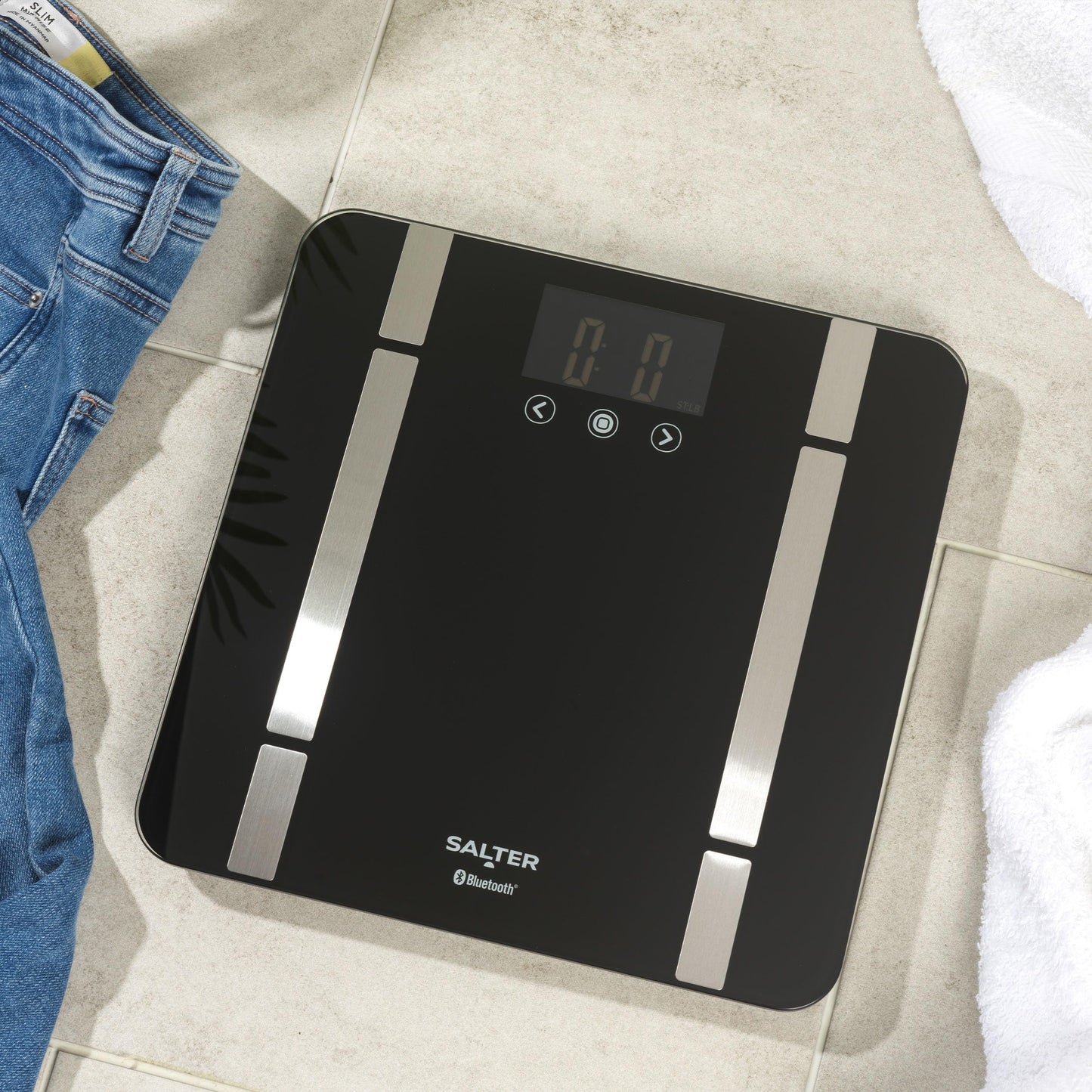 Salter SA00432FEU6 Bluetooth bathroom scale - body weight scale with max. capacity 200 kg, scale with 8-user memory, connect via Salter Health App to track health and fitness.