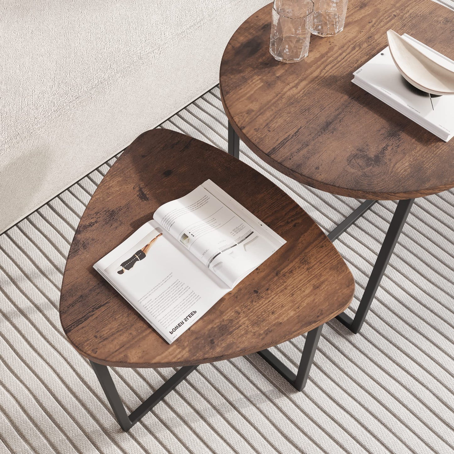 Round coffee table set of 2, side table set, sofa table, coffee table, metal base and heart-shaped wooden tabletop, industrial design, living room table, modern, black + brown.