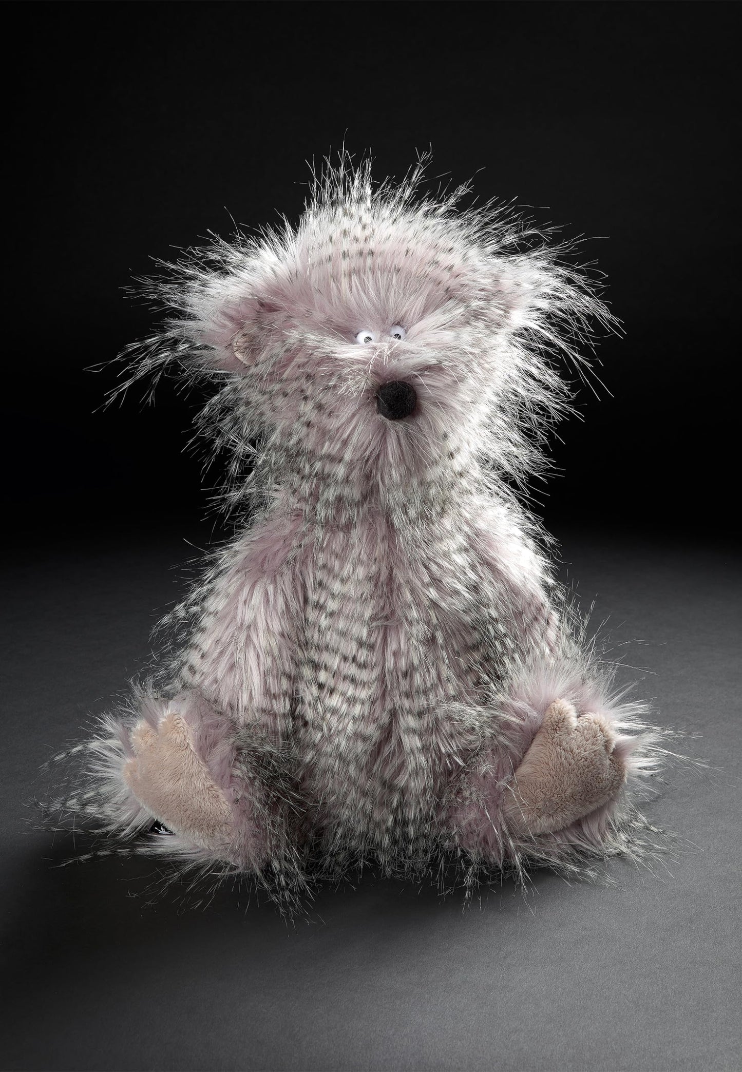 SIGIKID 39682 Oh Good Edition BeastsTown Bear for girls, boys, and adults. Recommended plush toy for ages 3 and up. Grey-black bear.