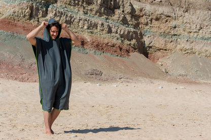 Fit-Flip Surf Poncho Microfiber - Changing Robe for Beach - Adult Beach Towel - Quick Dry Bathrobe - Surfing Beach Poncho - Ultralight Surf Ponchos (Size M, Dark Gray/Green)