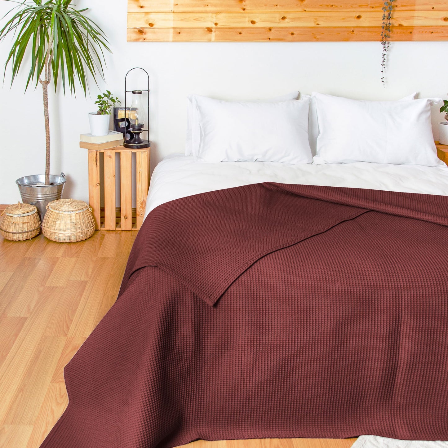 LAYNENBURG Premium daybed 240 x 260 cm XXL - waffle pique 100% cotton - light summer cover waffle pattern - cotton bed throw, sofa throw, couch throw - sofa blanket (mahogany)