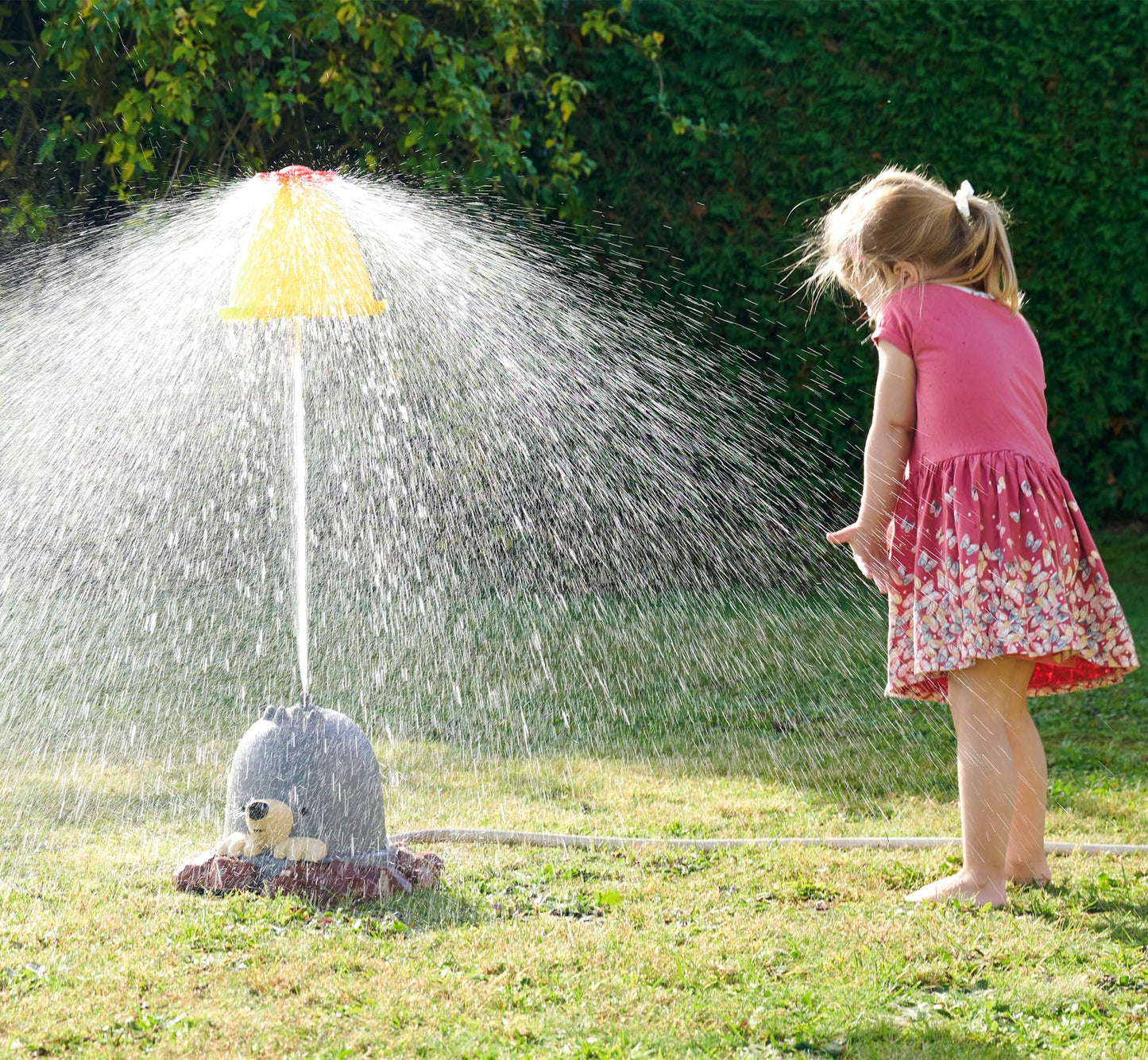 AquaPlay Mole Water Toy - mole water sprinkler for kids, water fountain up to 4 meters, fun water toy for the garden from 2 years, 39 x 39 x 33 cm.