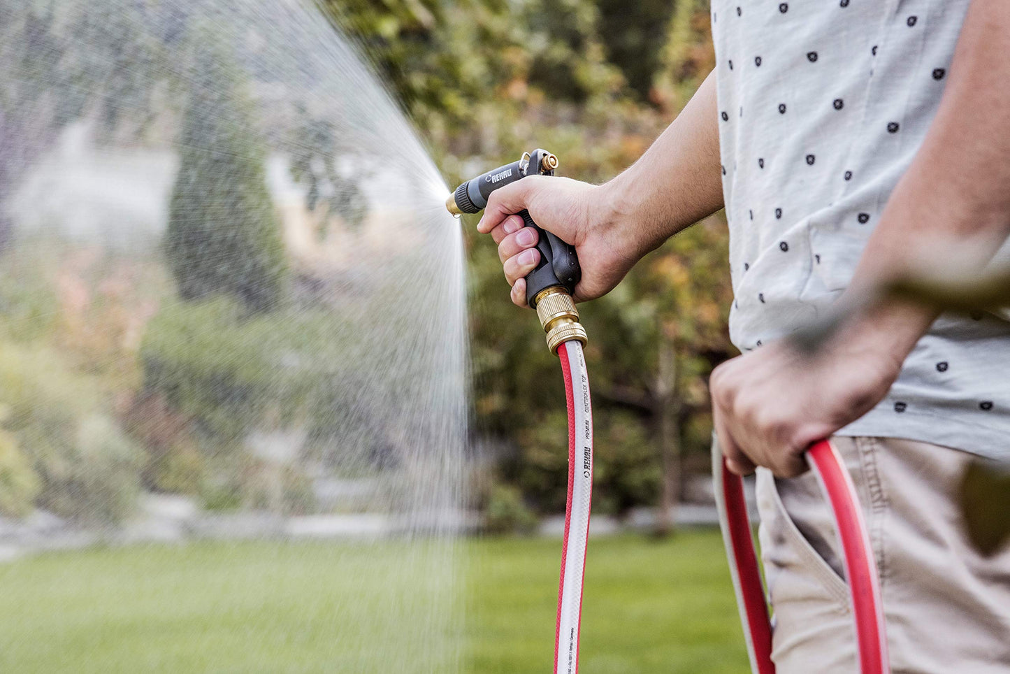 REHAU Garden Spray Premium, spray for cleaning and spraying, garden hand shower with guaranteed high durability.
