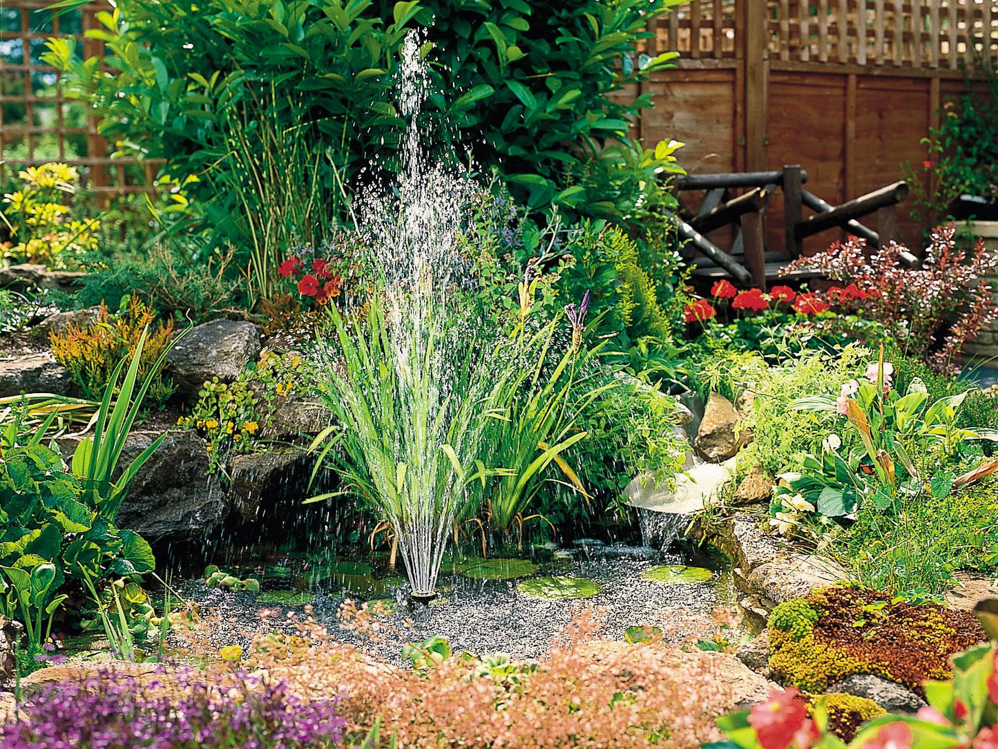 Hozelock Fountain & Waterfall Pumps Cascade Fountain and Waterfall, Black, 1500 Liters per Hour