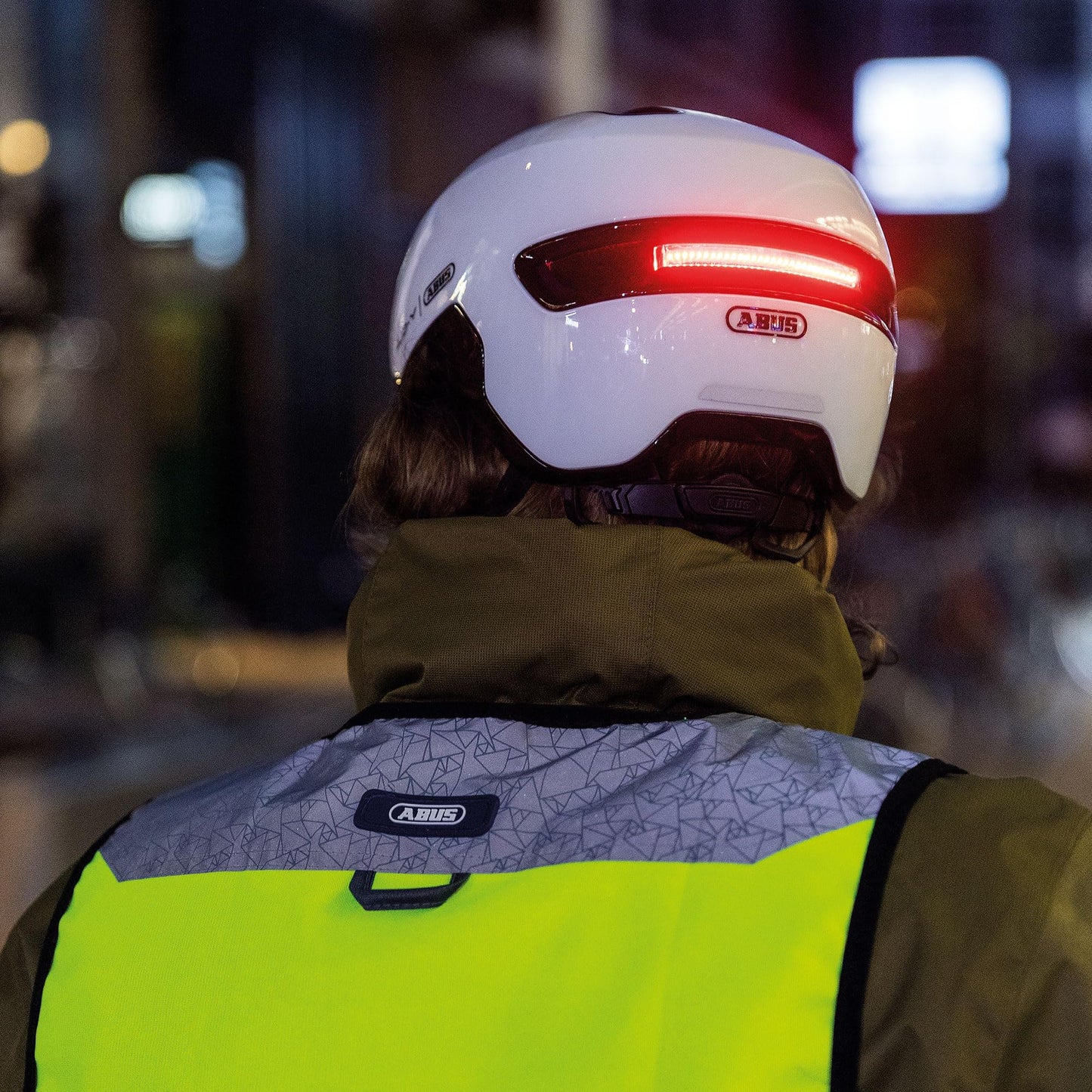 ABUS Urban Helmet HUD-Y - with magnetic, rechargeable LED rear light & magnetic closure - Cool everyday bike helmet - for men and women