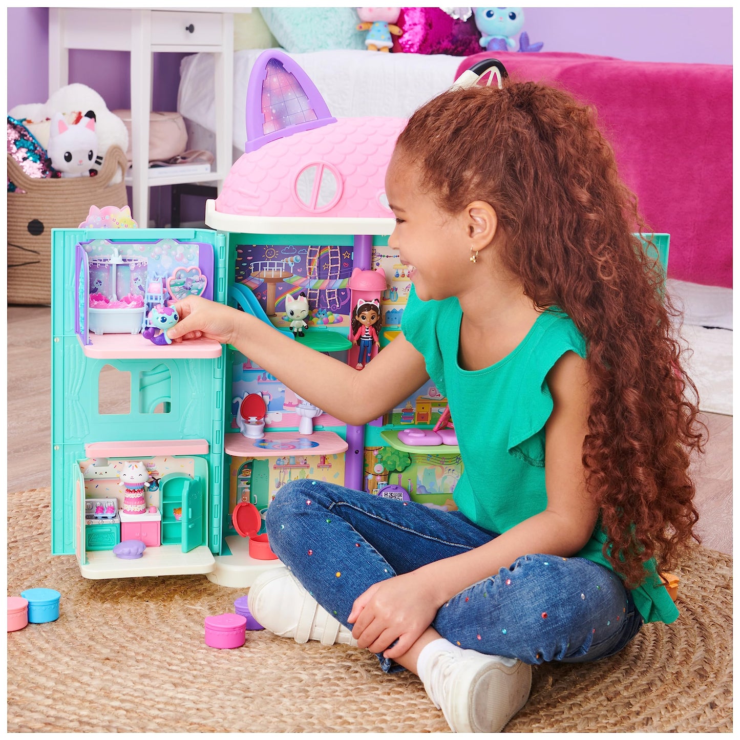 Gabby's Dollhouse Deluxe Room, Primp and Pamper Bathroom, includes MerCat figure and 3 accessories, 3 furniture pieces, and 2 surprise boxes, suitable for children ages 3 and up.