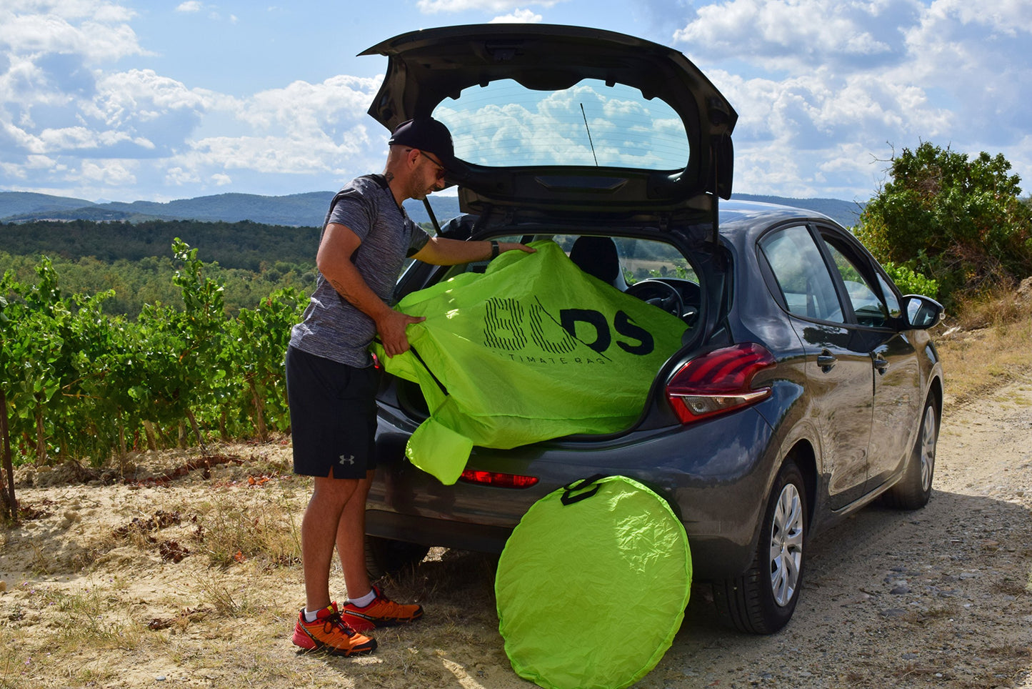 Buds-Sports protective cover for Mountainbike MTBag Light, no need to remove rear wheel, unique concept worldwide, your mountain bike protected in seconds, ideal for balcony/garage/car.