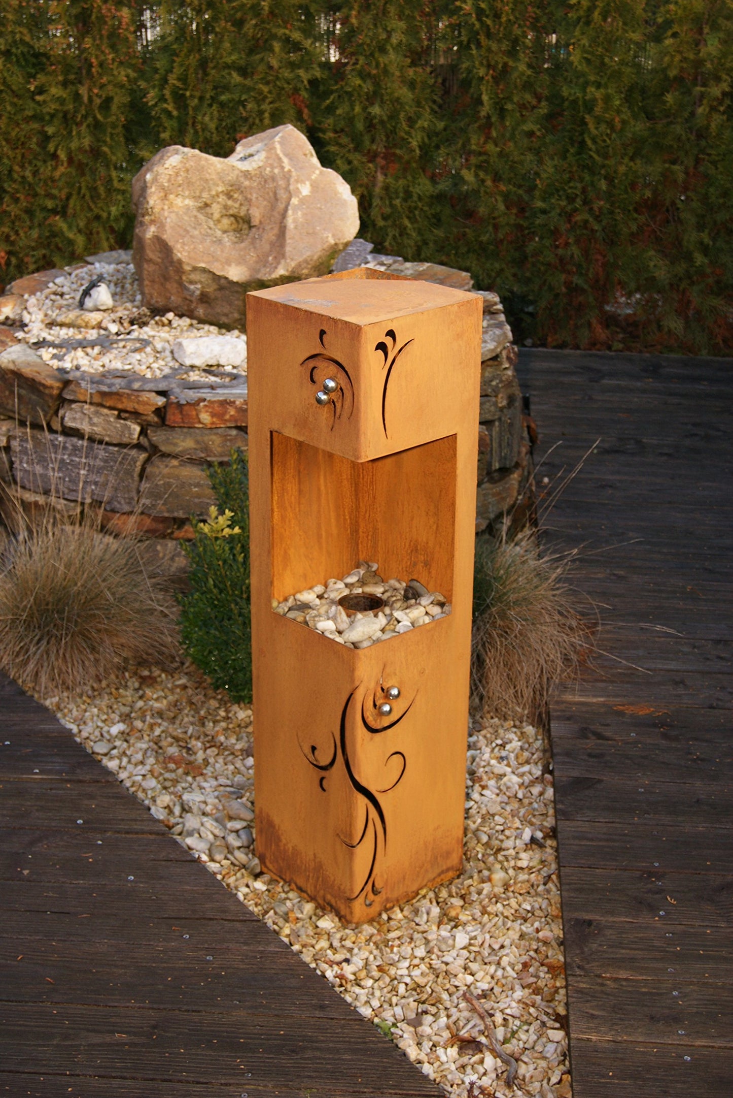 Column of fire Baroque Weathered Rust Metal Garden Decoration Garden Column Torch Fire Column