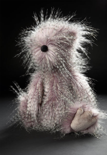 SIGIKID 39682 Oh Good Edition BeastsTown Bear for girls, boys, and adults. Recommended plush toy for ages 3 and up. Grey-black bear.