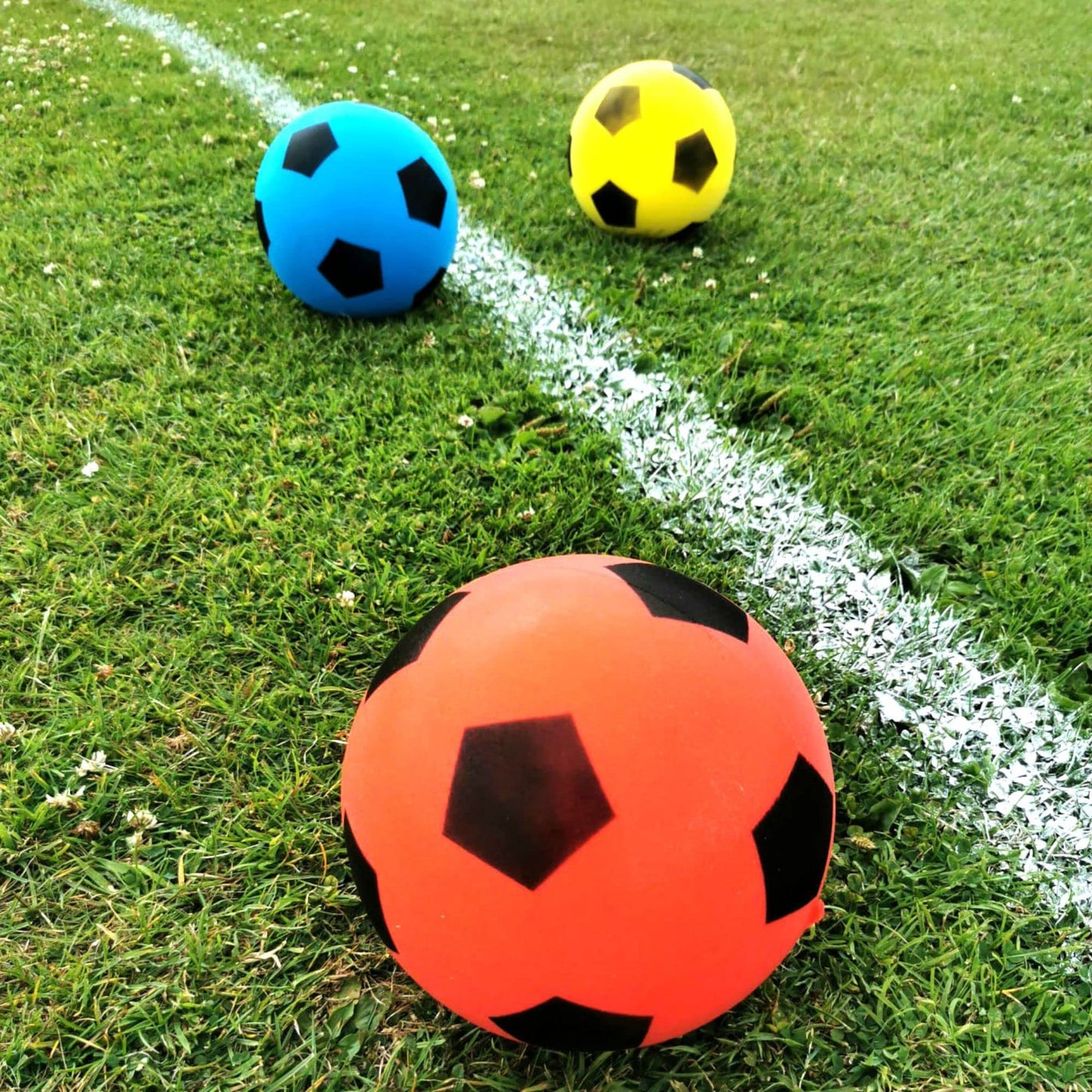 Fun sport foam soccer balls 3-pack | Soft foam soccer balls for indoor & outdoor | Lightweight, durable & safe | Perfect for kids, teens & adults | 19.4 cm (Red, Blue & Yellow)