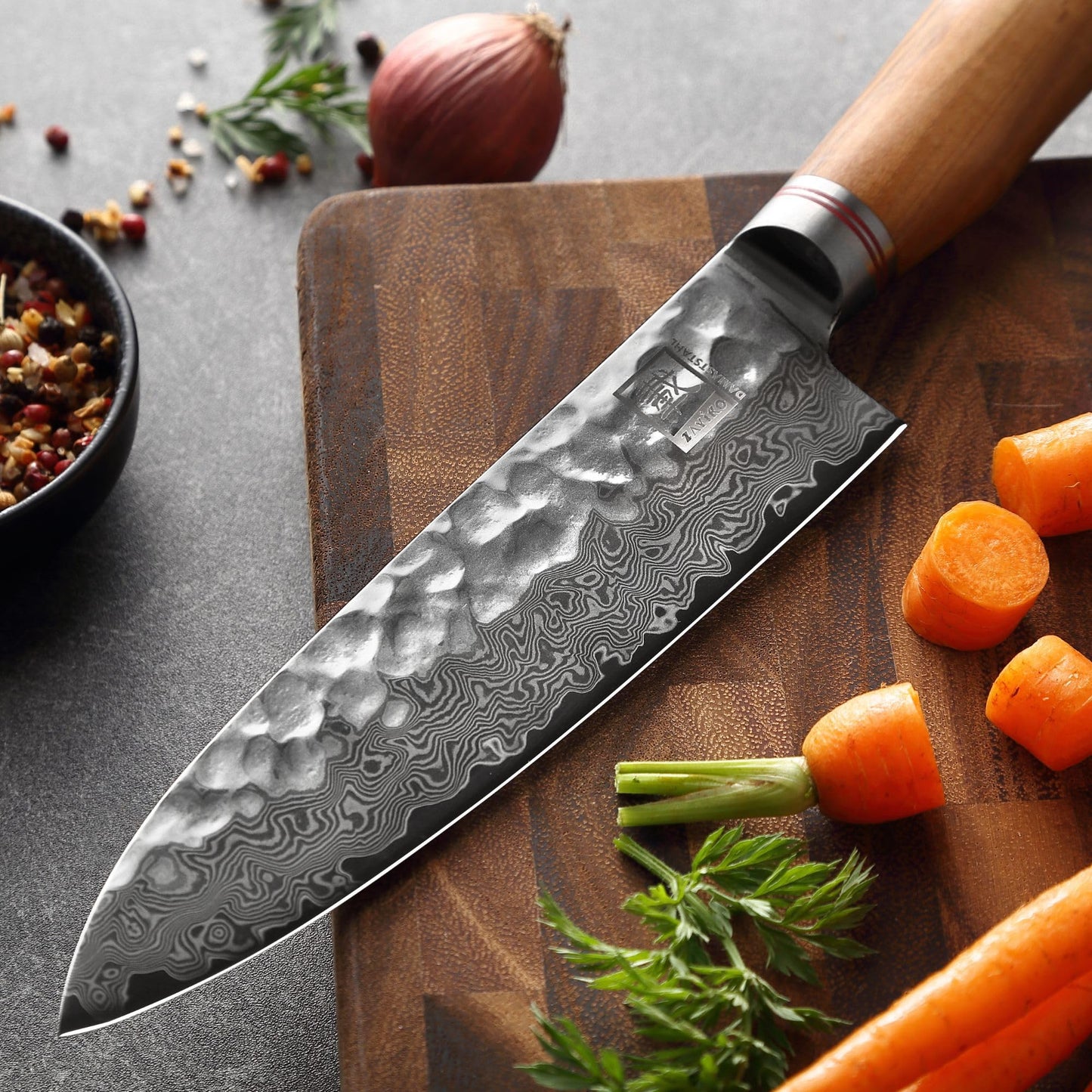 Zayiko Minami Premium Santoku knife with a 17.5 cm blade made of 67 layers of genuine Damascus steel with hammer finish and olive wood handle. Includes wooden box. Ideal for professional chefs and kitchen use.