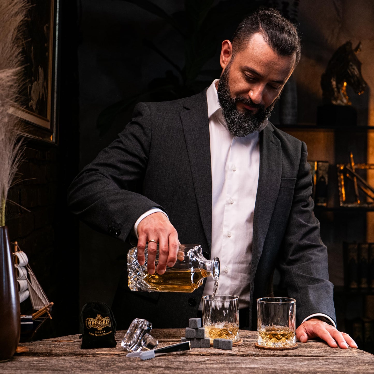WHISISKEY Whiskey Glasses Set - Whiskey Gift Set Glass - Whiskey Glasses - Men's Gifts - Men's Gifts - Birthday Gift Man - Gift Box, 2 Rum Glasses x 310ML, 8 Whiskey Stones