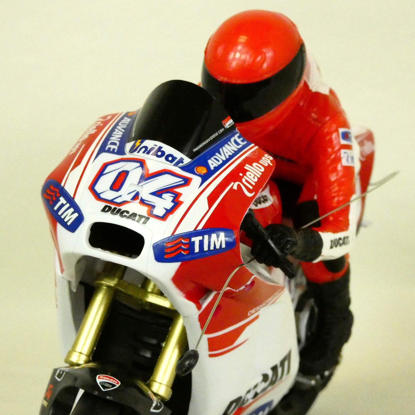 NewRay 88815 - Remote controlled model motorcycle "Ducati Desmosedici - C.Stoner No.4" 1:9