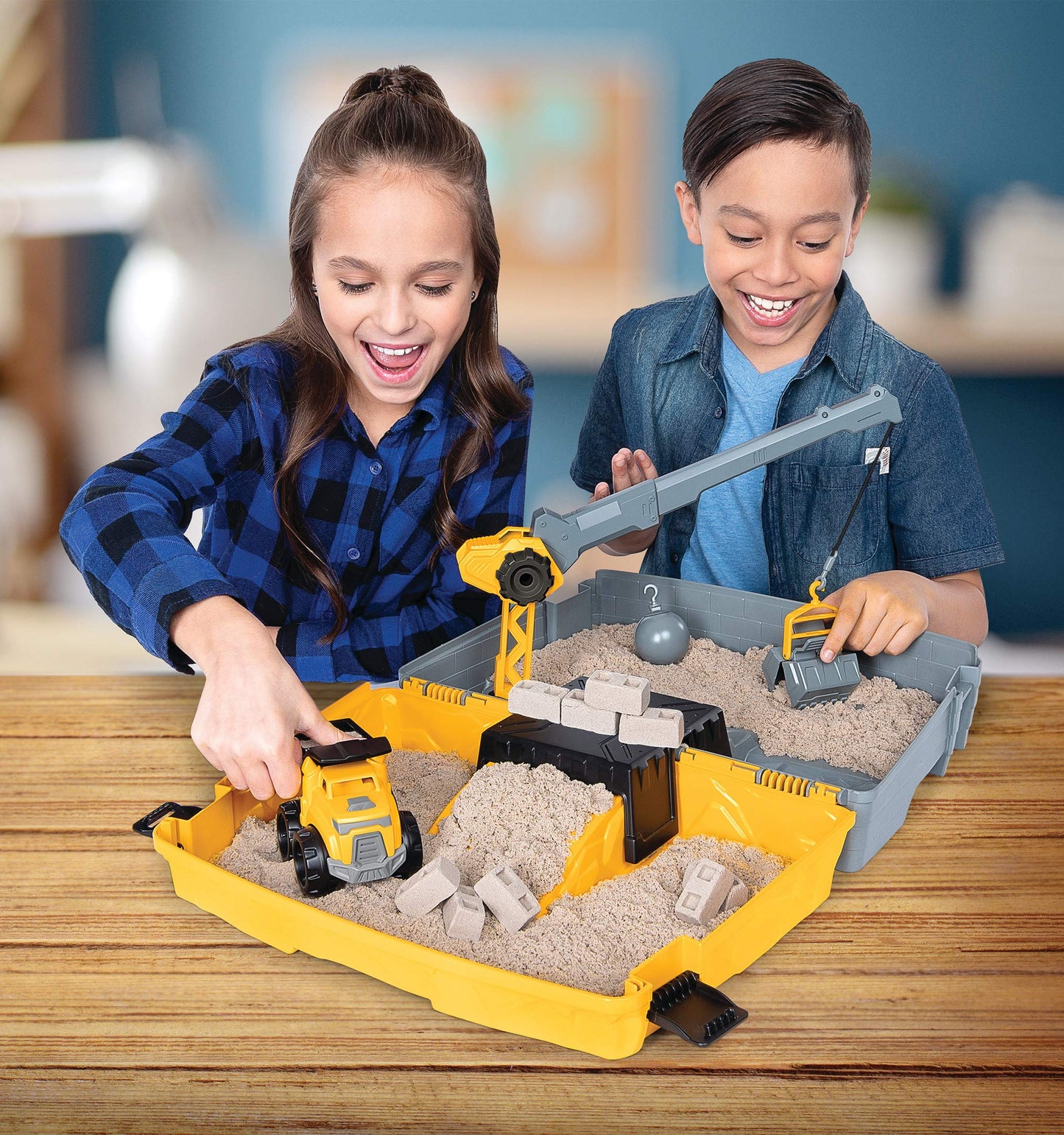 Kinetic Sand Construction Kit with 907 g Kinetic Sand & 907 g Bag of magical Indoor Play Sand natural brown