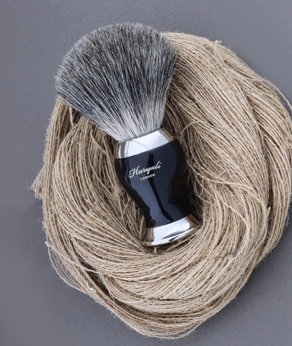 Haryali London 5-piece shaving set, double-edge razor, black badger brush, soap, bowl, stand, set as a gift.
