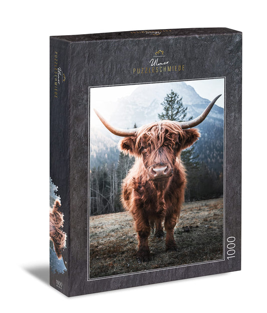 Ulmer Puzzle Forge - Animal Puzzle "Highland" - Classic 1000 piece puzzle - Puzzle motif of a powerful Highland cattle in the cow pasture in front of a frosty Alpine backdrop.