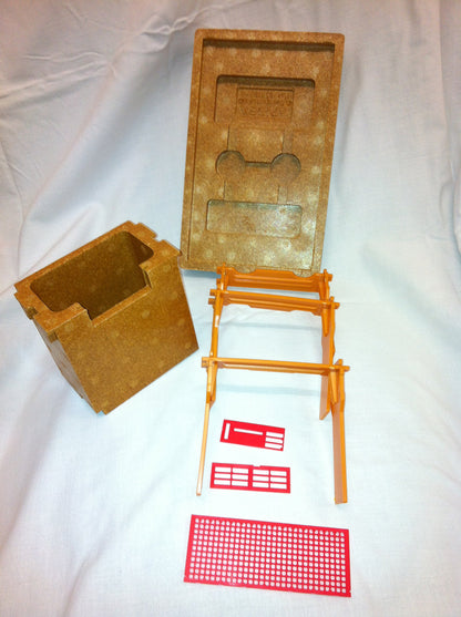 Apidea mating box complete with feeding chamber and frames.