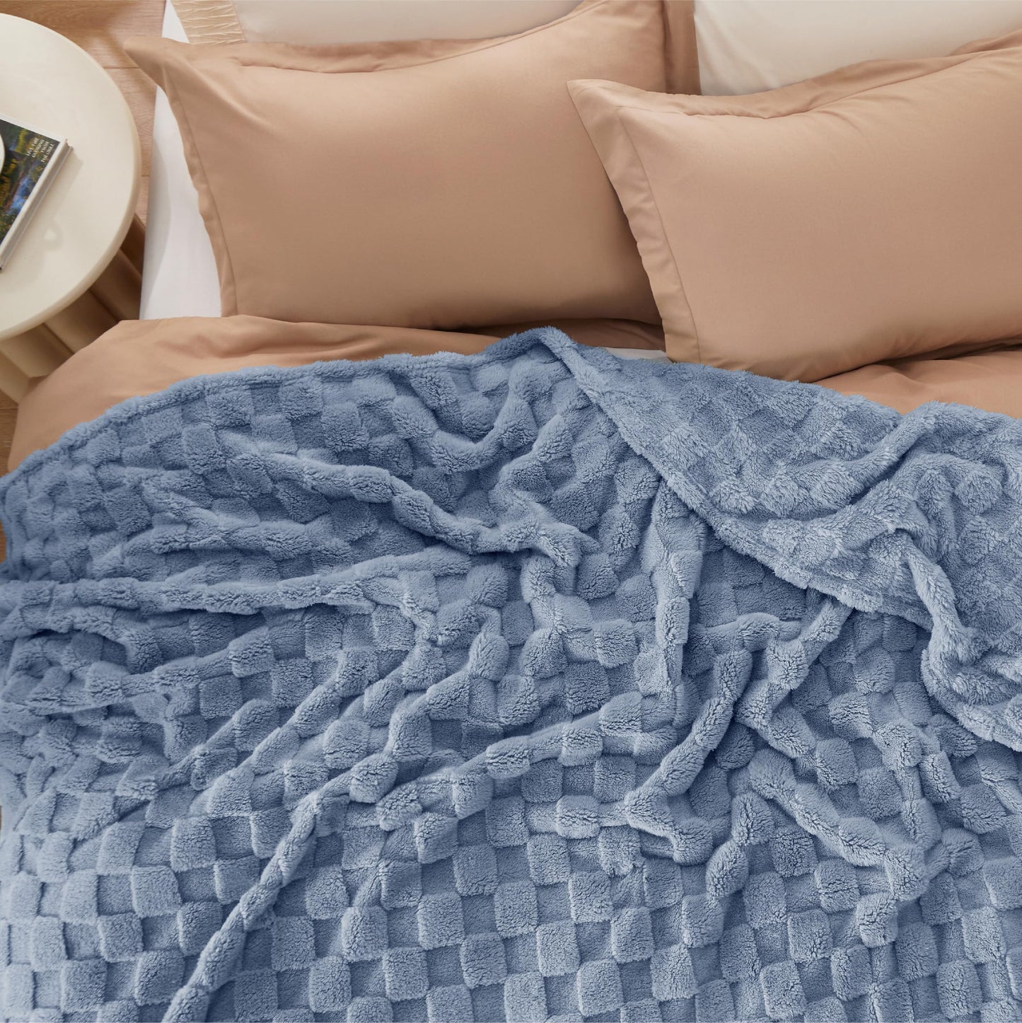 BEDSURE throw blanket 220x240 - Bedspread, Fleece blanket & Wool blanket, Sofa blanket, Checkered pattern blanket XXL, Soft Warm Plaid blankets for room decor, Living & Cozy blankets, Blue, 220x240 cm