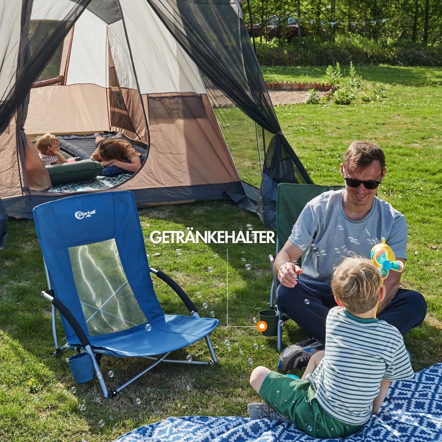 Portable beach chair, foldable and lightweight camping chair, supports up to 150KG, low breathable fabric, portable foldable chair with carry bag, drink holder for beach, garden, hiking.