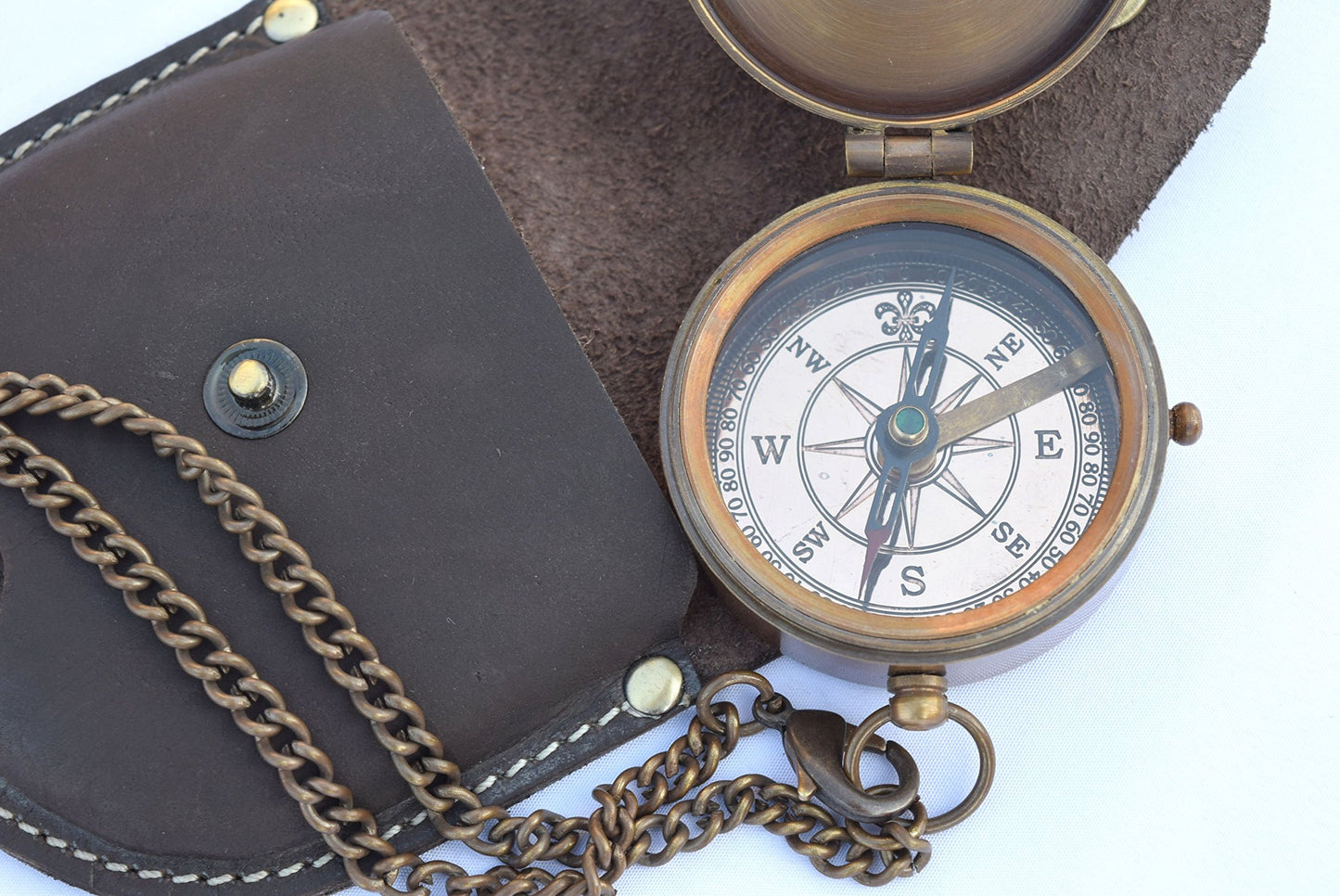 NEOVIVID Engravable Compass, Brass, Leather Pouch, Pirate Compass, Gift Compass, Camping Compass with Needle-lifting Mechanism.