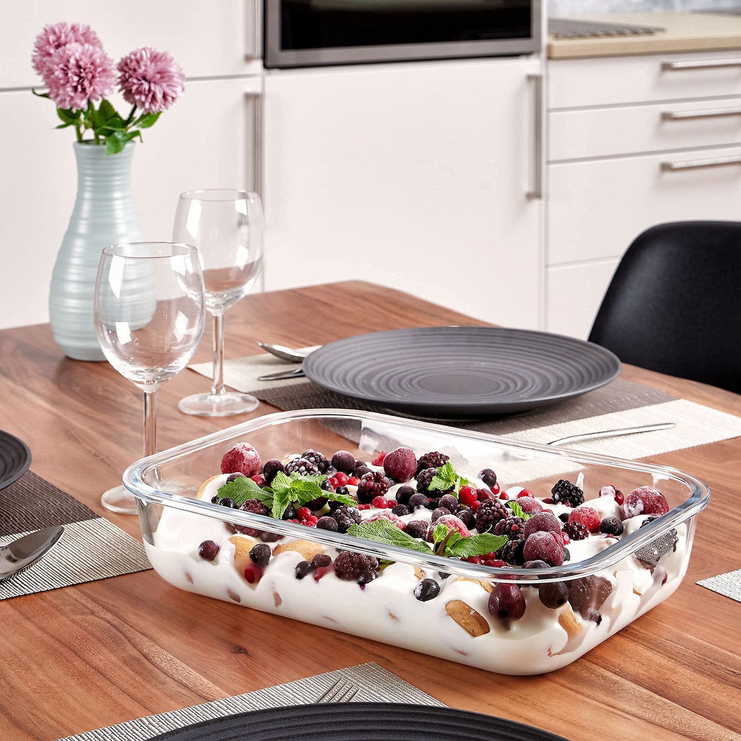 Grizzly XXL glass food storage container, 3600 ml, airtight, rectangular, click closure, versatile containers for oven, microwave, freezer.