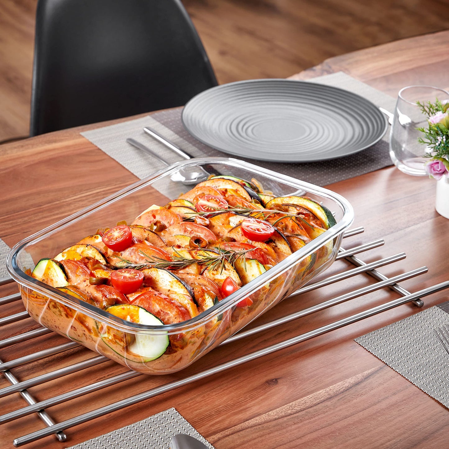 Grizzly XXL glass food storage container, 3600 ml, airtight, rectangular, click closure, versatile containers for oven, microwave, freezer.