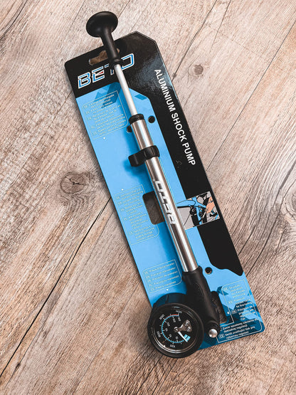 BETO bike pump, shock pump with gauge and release valve, hand pump, 400psi/28bar, AV/auto valve/Schrader valve/American valve, silver/black.