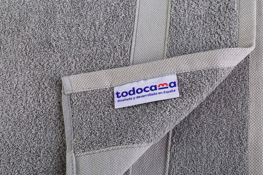 Todocama 2 bath towels, 100% cotton, 550 gsm, extra soft, very absorbent and quick-drying, measures 70 x 140 cm, light grey.