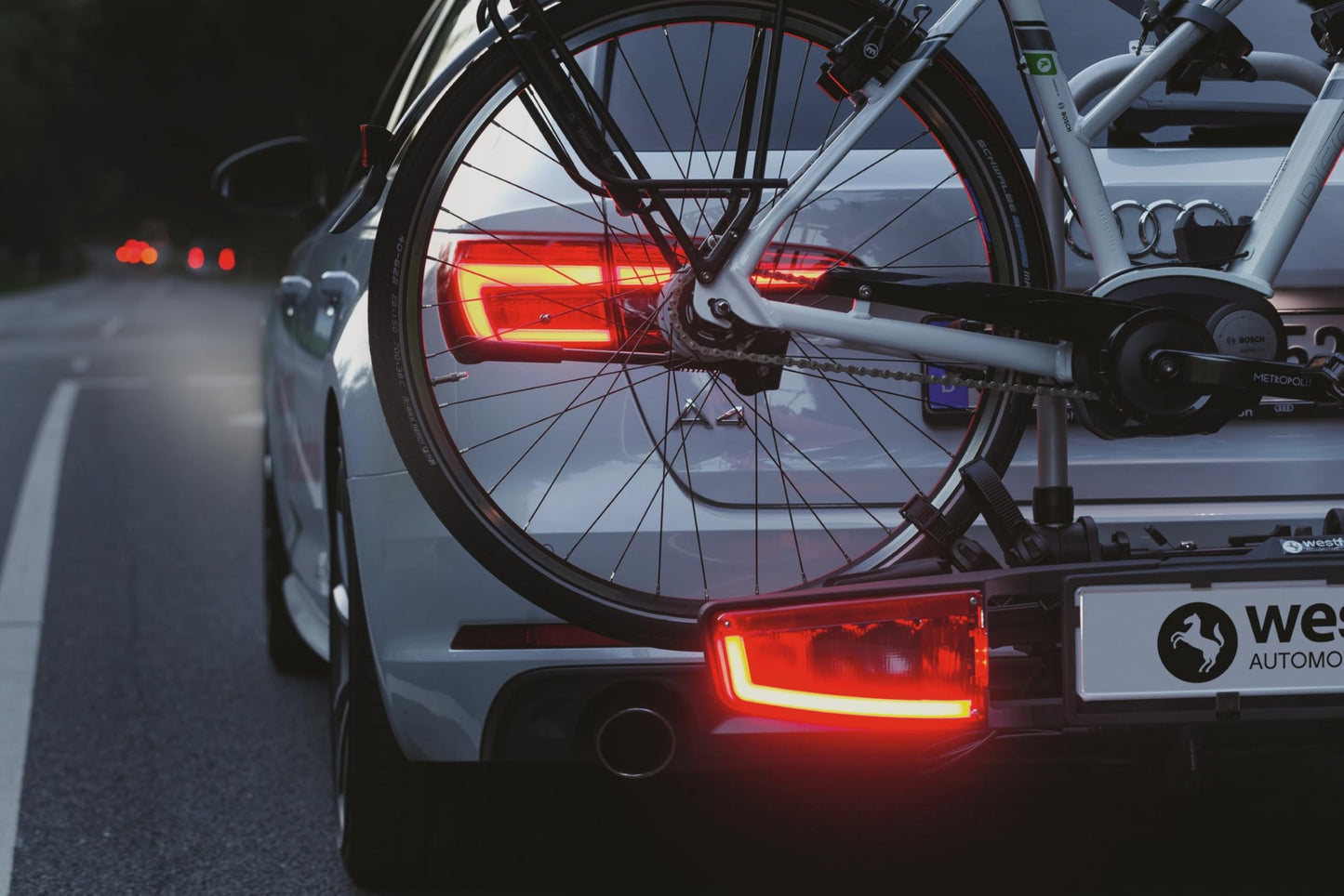 Westfalia 3-bike bikelander bike carrier for the tow bar | Hitch carrier for 3 bikes | E-bike compatible | foldable | LED hybrid lights