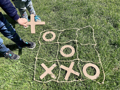 XXL Wooden Tic Tac Toe Game X and O Children's Game for Indoor & Outdoor Party Fun.